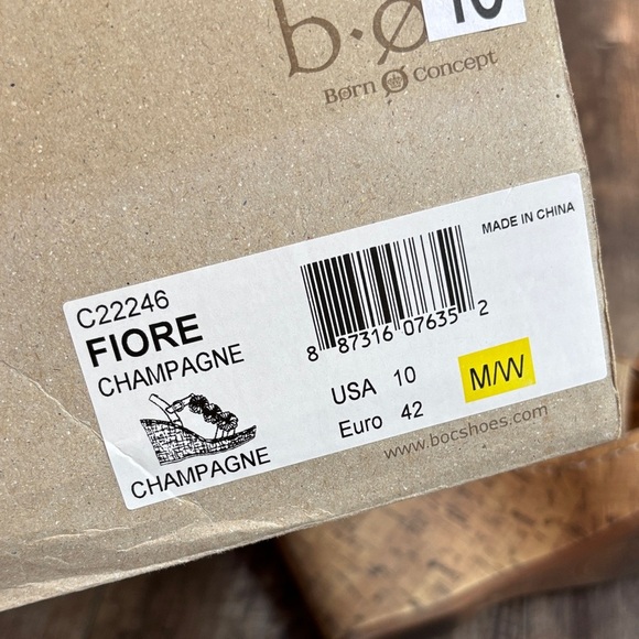 b.o.c. Born Concept Women's Fiore Champagne Sandals with Floral Accents Size 10 - Picture 13 of 14